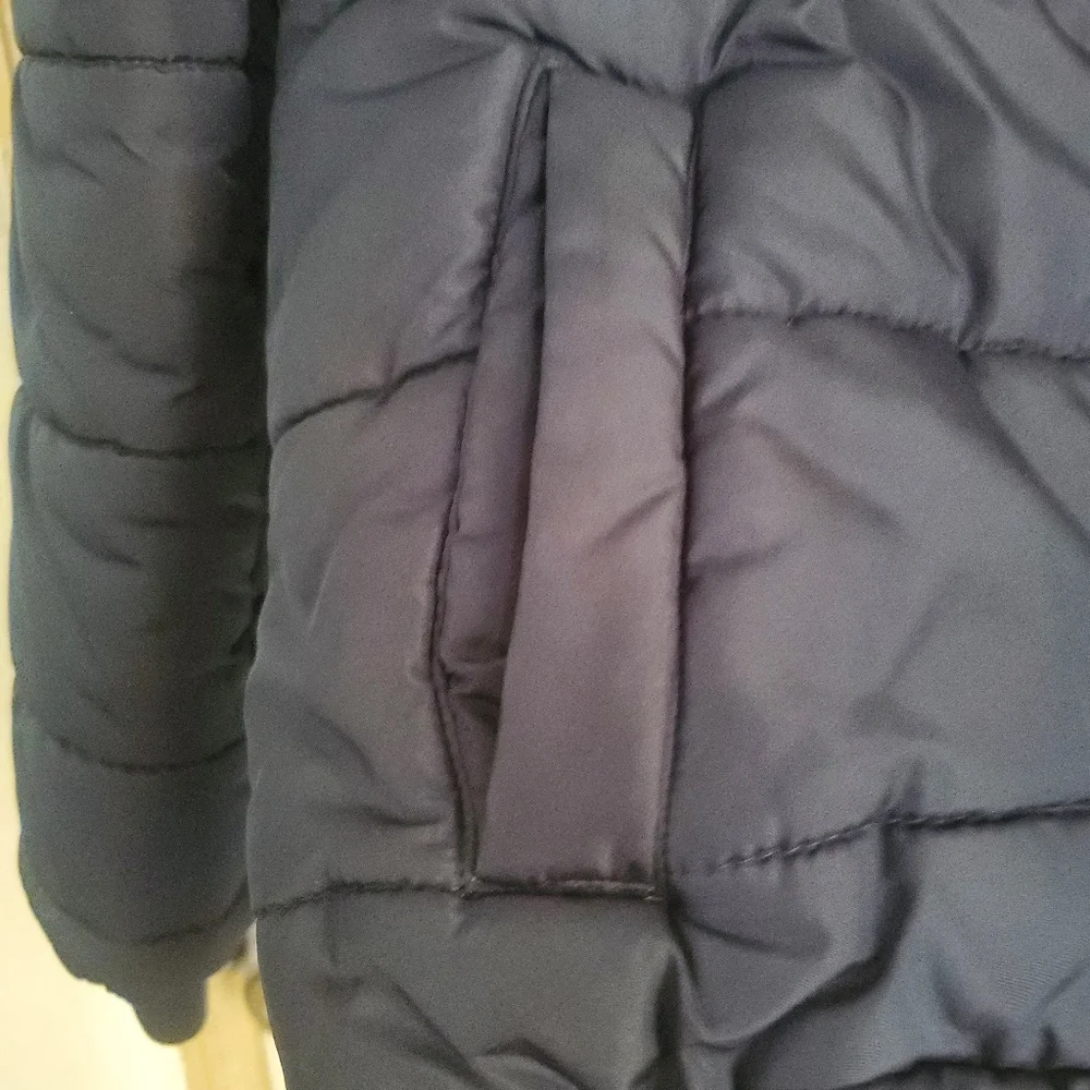 Kids Tommy Hilfiger Navy Puffer Jacket with Red Fleece Lining, Size 7/8